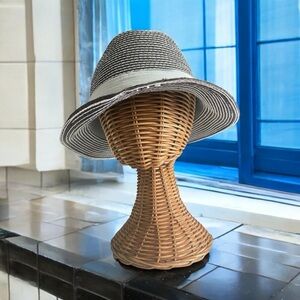 Vintage men’s Gray white Broner Straw Hat size L /XL